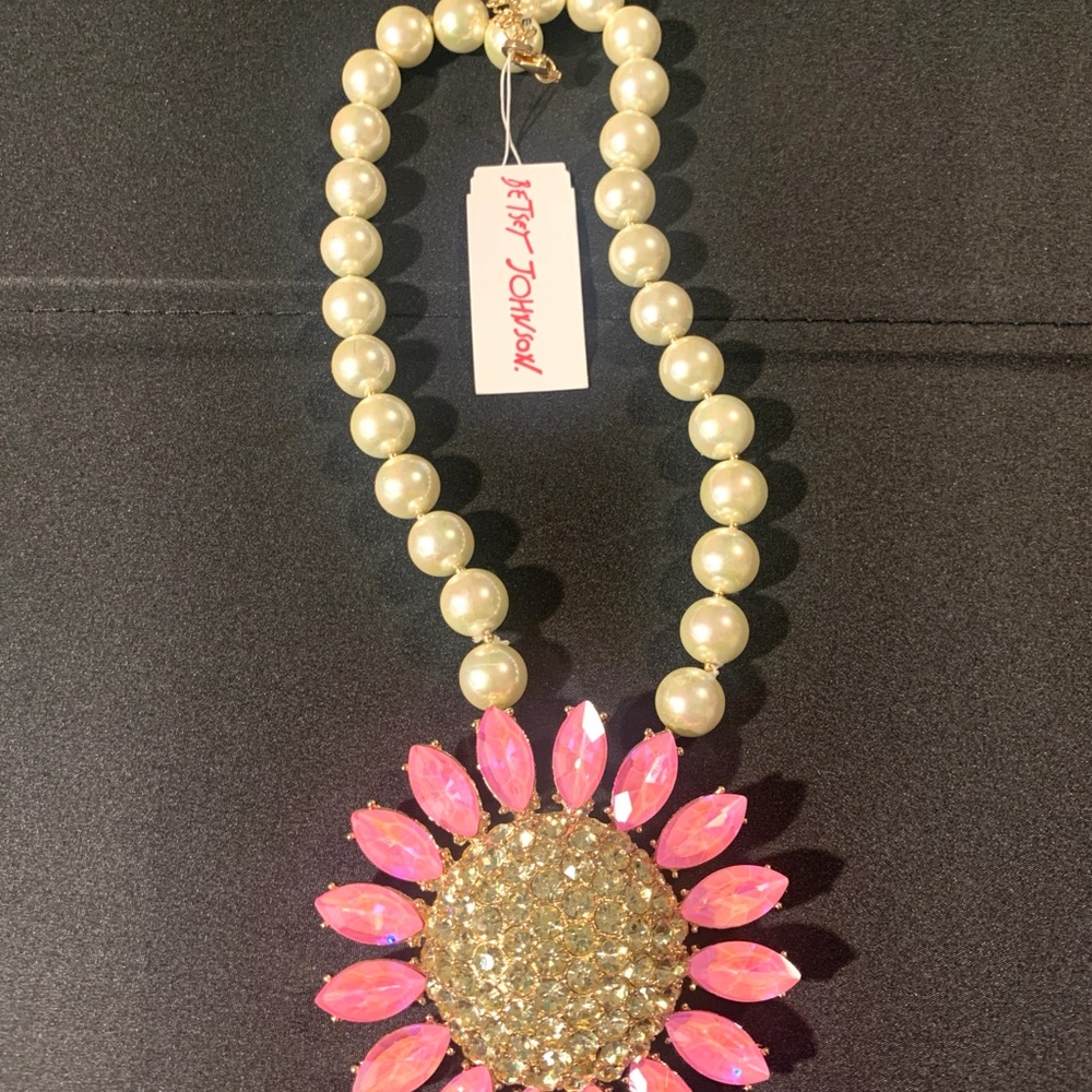 Authentic Betsey Johnson Pink and Yellow Daisy Faux Pearl Necklace - Picture 2 of 6